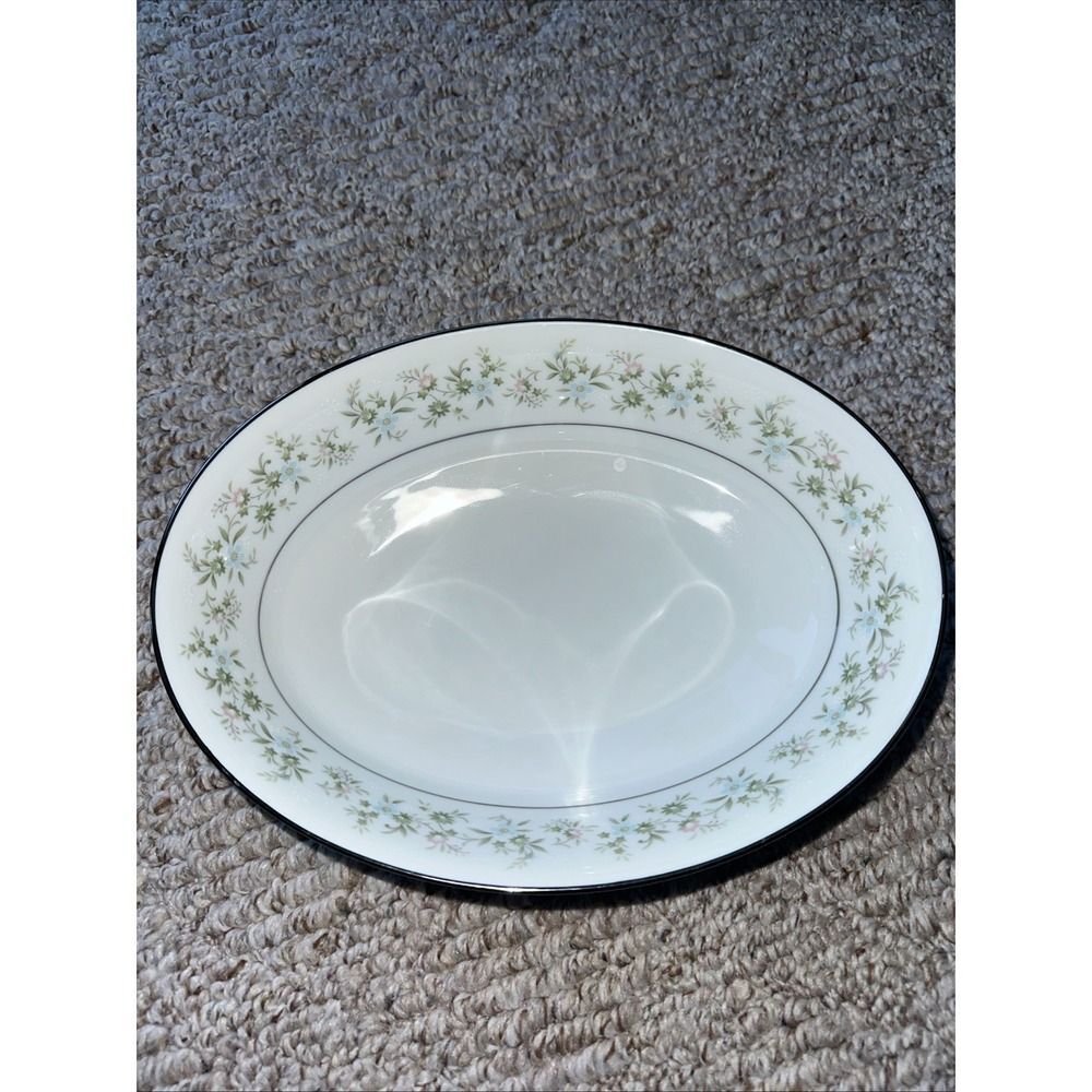 Noritake Fine China Savannah 2031 Oval Serving Bowl Platinum Whimsical